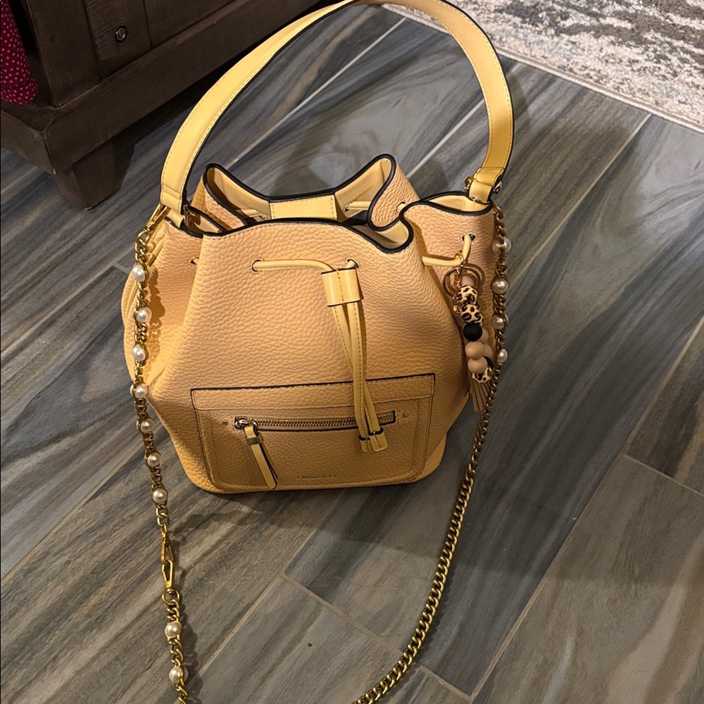 Cream Leather Hobo Bag Bucket - NWOT, zero call out - pristine - w/bag charms